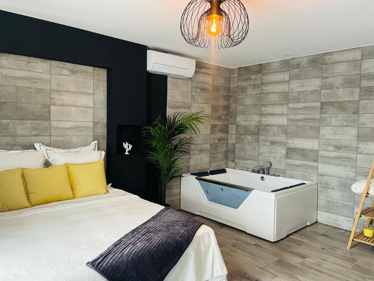 Superbe Appartement Avec Balneo. Сен-Киприен Екстериор снимка