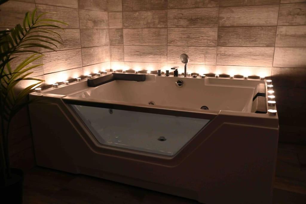 Superbe Appartement Avec Balneo. Сен-Киприен Екстериор снимка