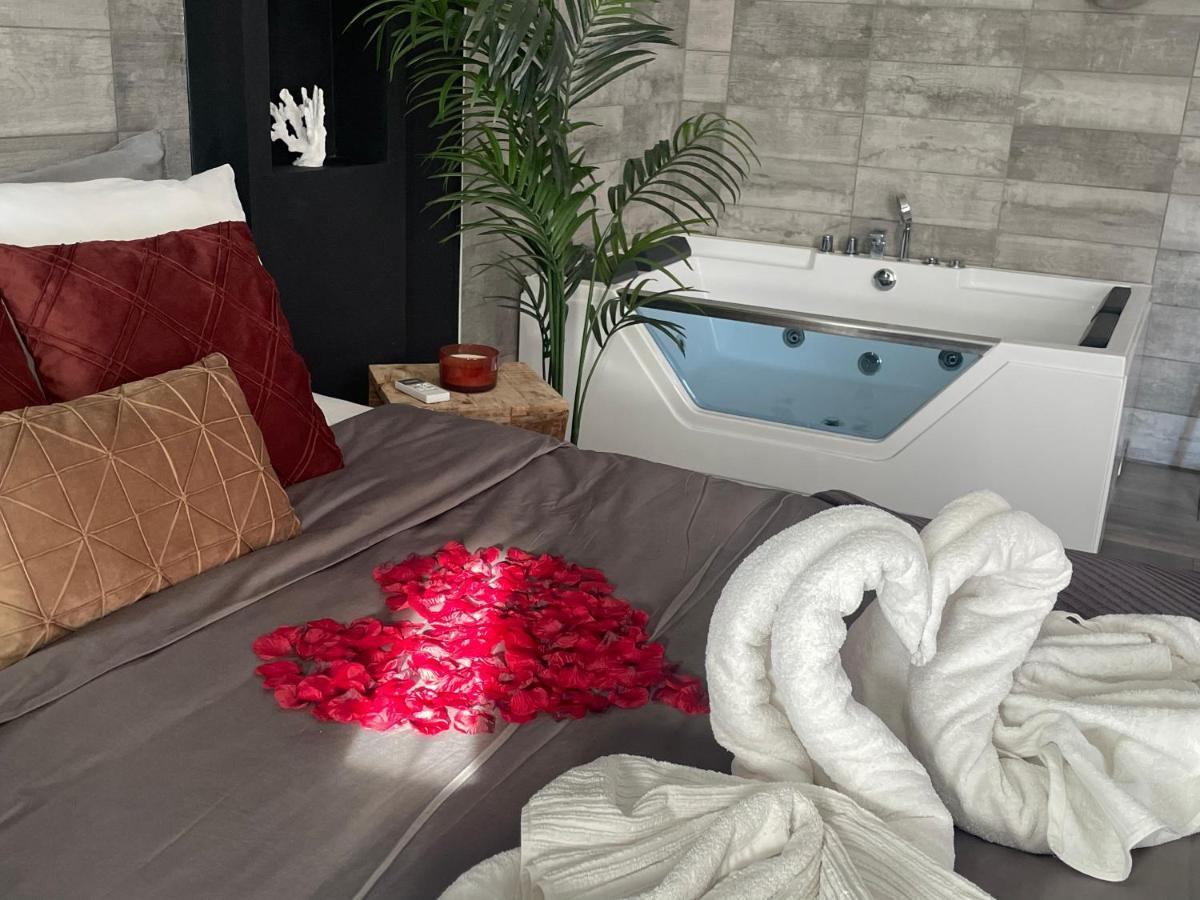 Superbe Appartement Avec Balneo. Сен-Киприен Екстериор снимка